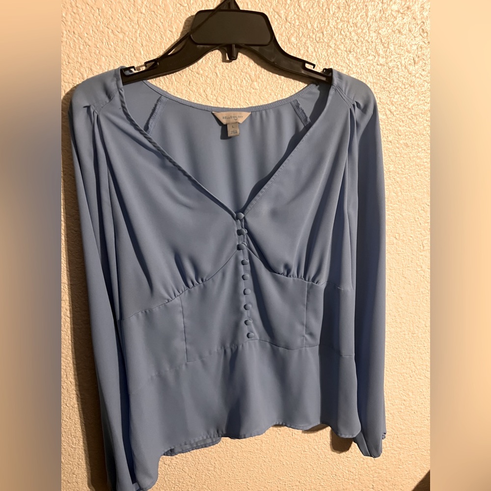 Womens Large baby blue top. Belle & Sky